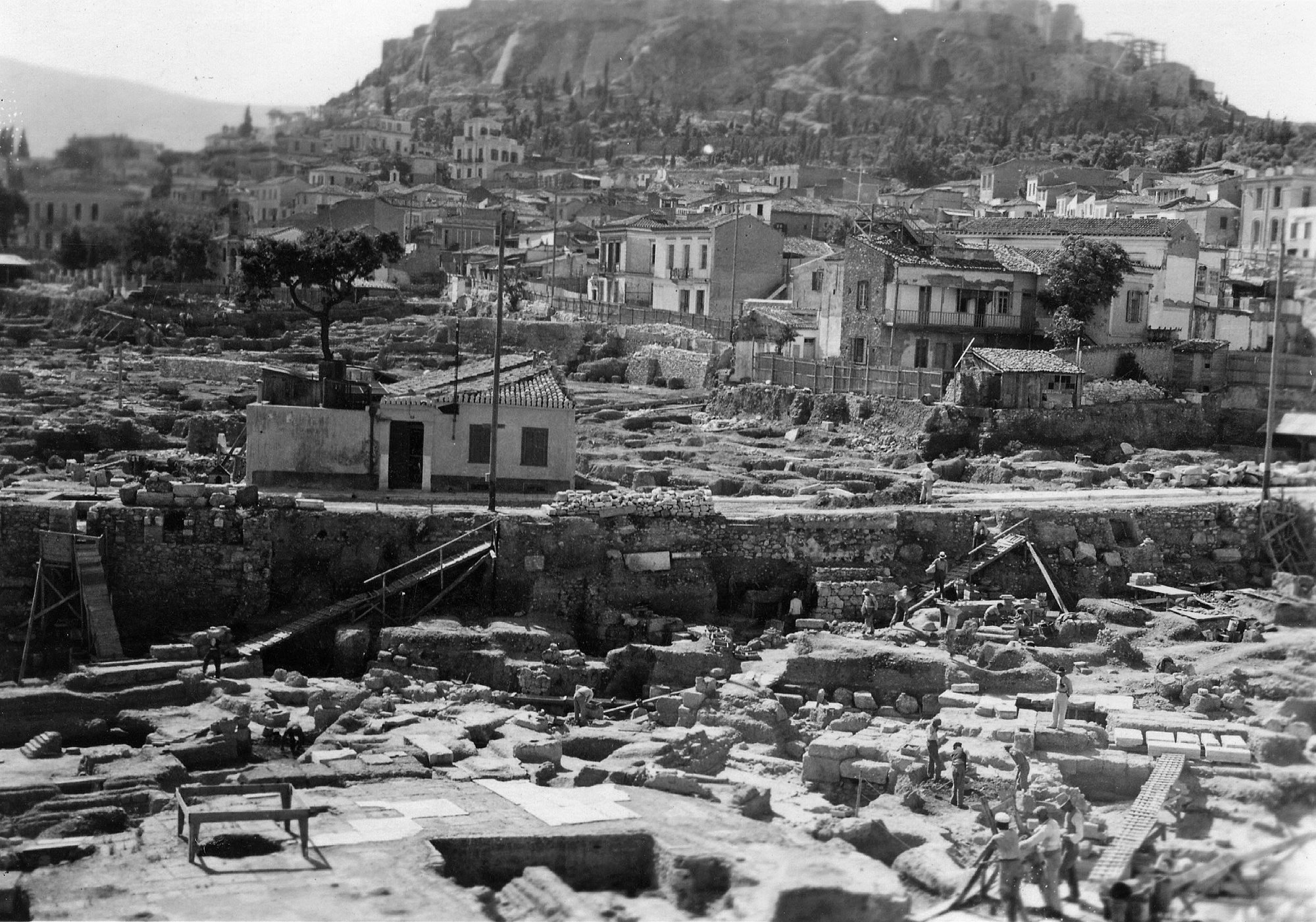 Bildergebnis für Dorothee Burr Thompson, Athenean Agora, Athen (1937), Schwarz-Weiß-Fotografie